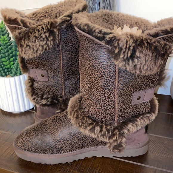 Rare!! UGG Skylah Brown Bomber Leather Faux Fur Boots Size 6 - Picture 11 of 15